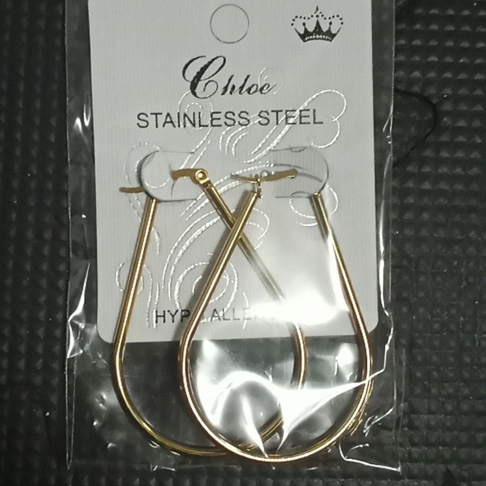 Chloe accessory  oval shaped hoop earrings gold color